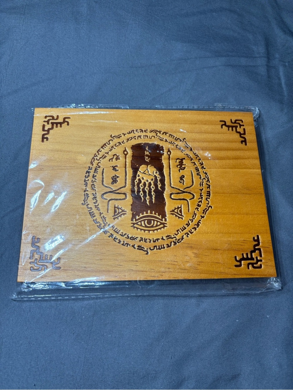 New Nintendo Zelda Engraved Wooden Decorative Plaque with Eye Motif Natural Wood